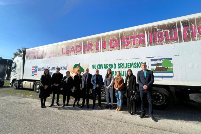 LIJEPA TRADICIJA Župan uručio donaciju mandarina Vukovarsko-srijemskoj županiji