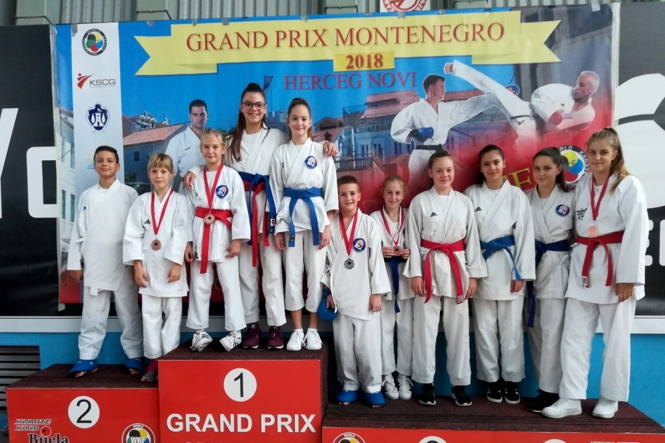 Karate klub Metković na međunarodnom turniru &#039;Grand prix Montenegro&#039; osvojio 7 zlatnih medalja