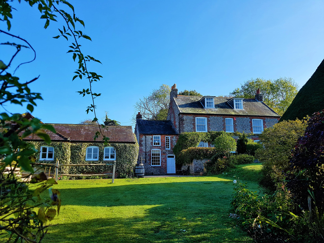 44395303_277622796199488_3367685974212476928_n