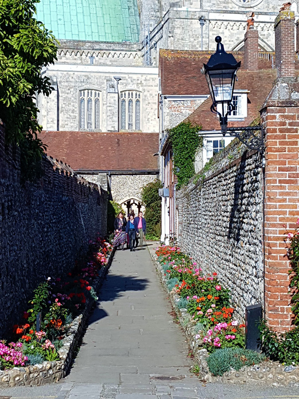 44424297_340410496733730_4800049492889960448_n