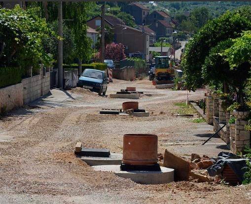 64661471_879446275725069_2484592491441946624_n