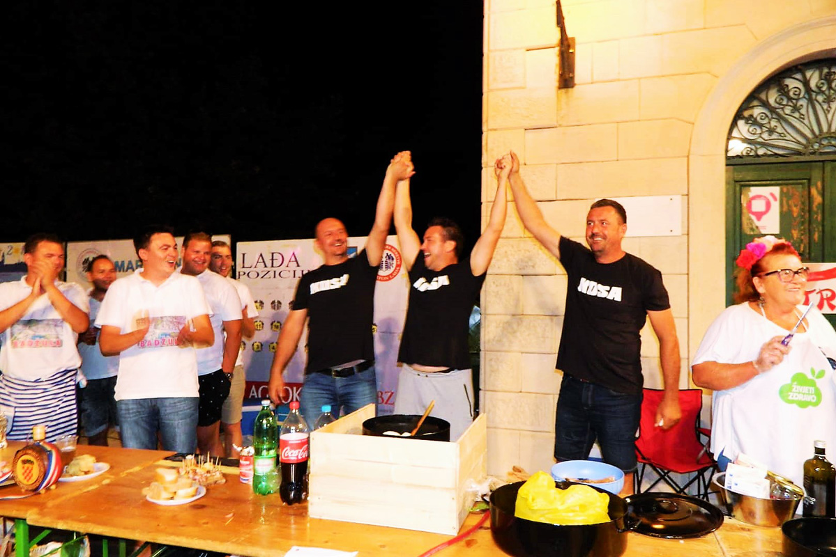 67246512_2304478523202417_9221977628477489152_n