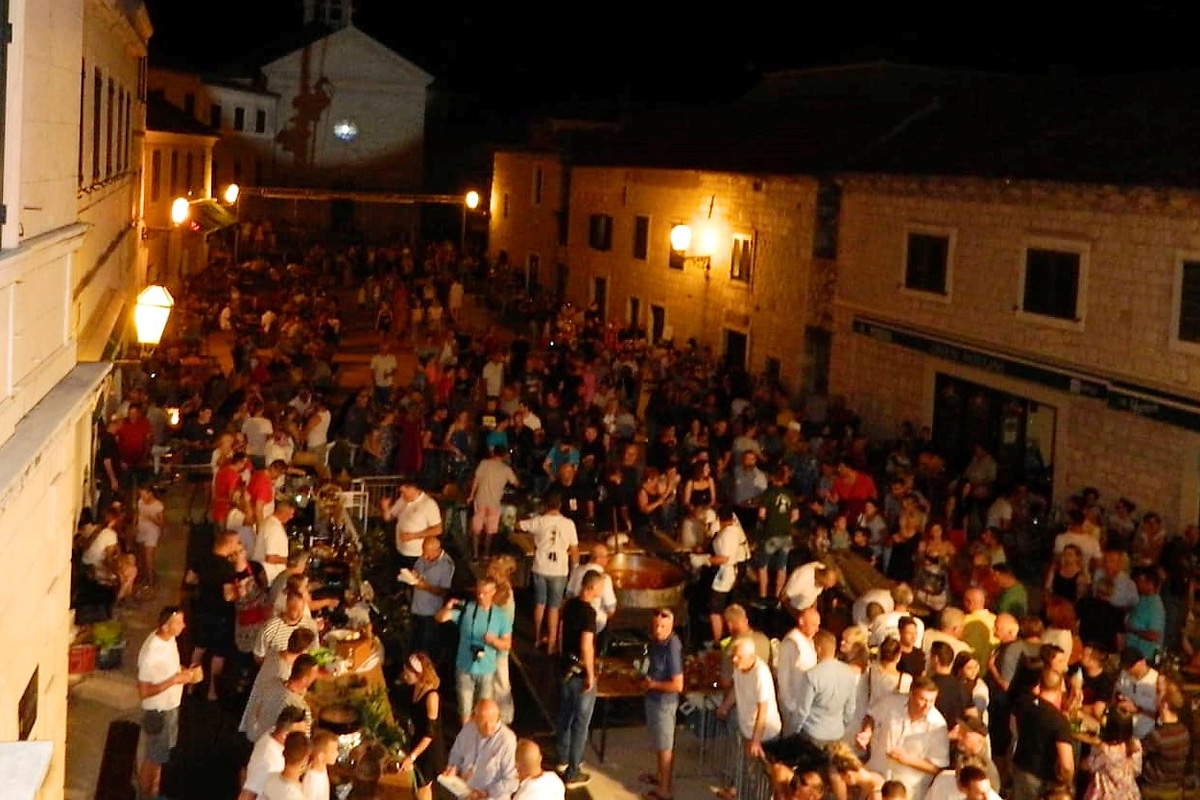 67408307_645088212636957_1544107405099401216_n