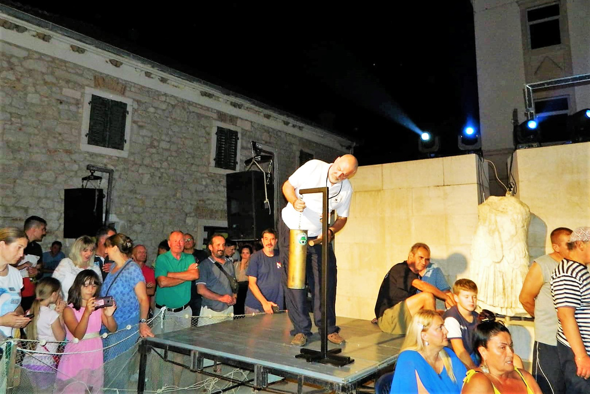 67780573_342217643388116_4104258382846754816_n