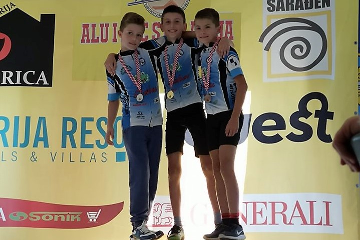 72995879_2422333734649584_287469372371369984_n