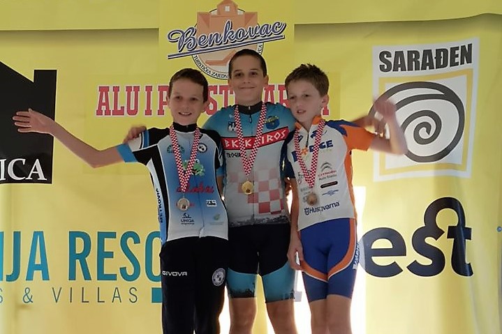 73395287_2422333834649574_9103976563115819008_n