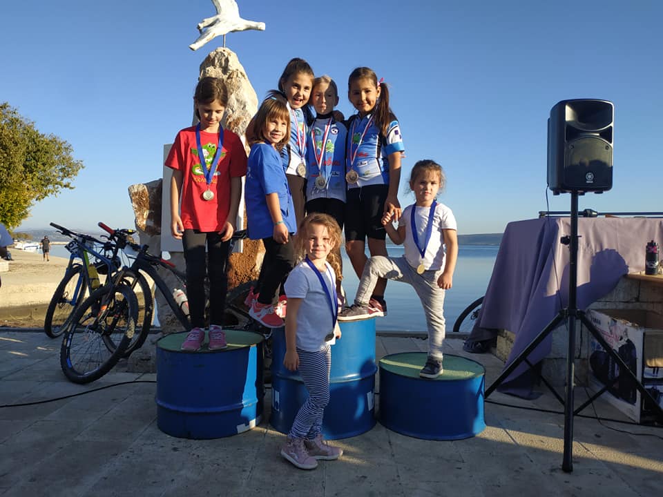 73513756_2429610567255234_8971233190014353408_n