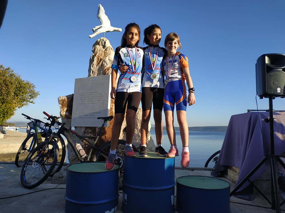 74915079_2429610690588555_1474446660510679040_n