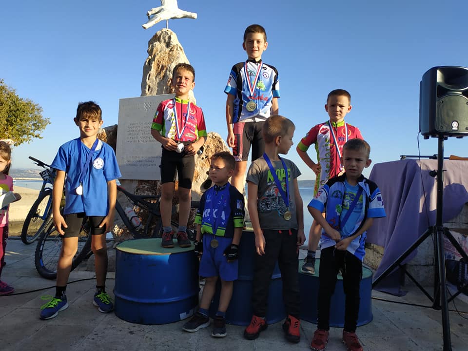 75047871_2429610620588562_4884678829865435136_n