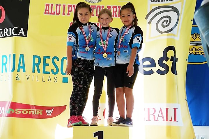 75252943_2422333404649617_2893110792587051008_n