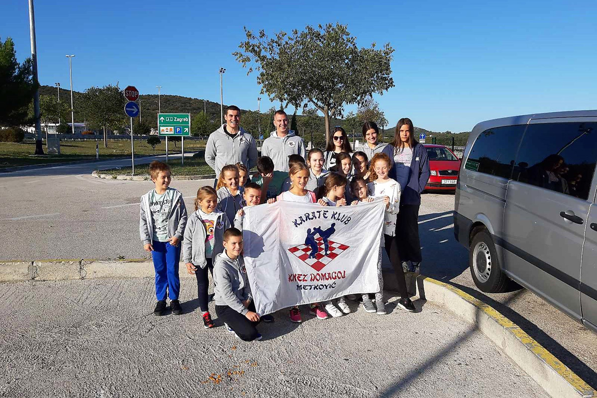 IMG-8d3f27c95100119b0a10fb77bc831518-V