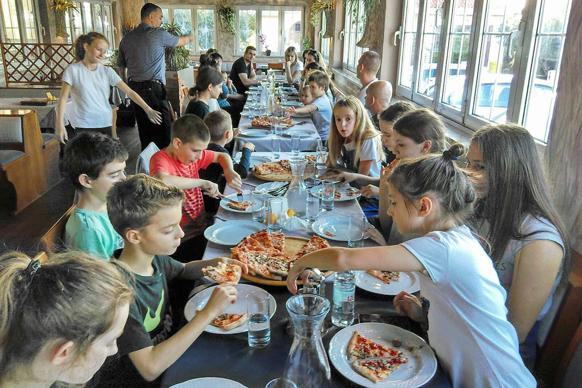 IMG-b687df0dd37f94527323a8855942efe0-V