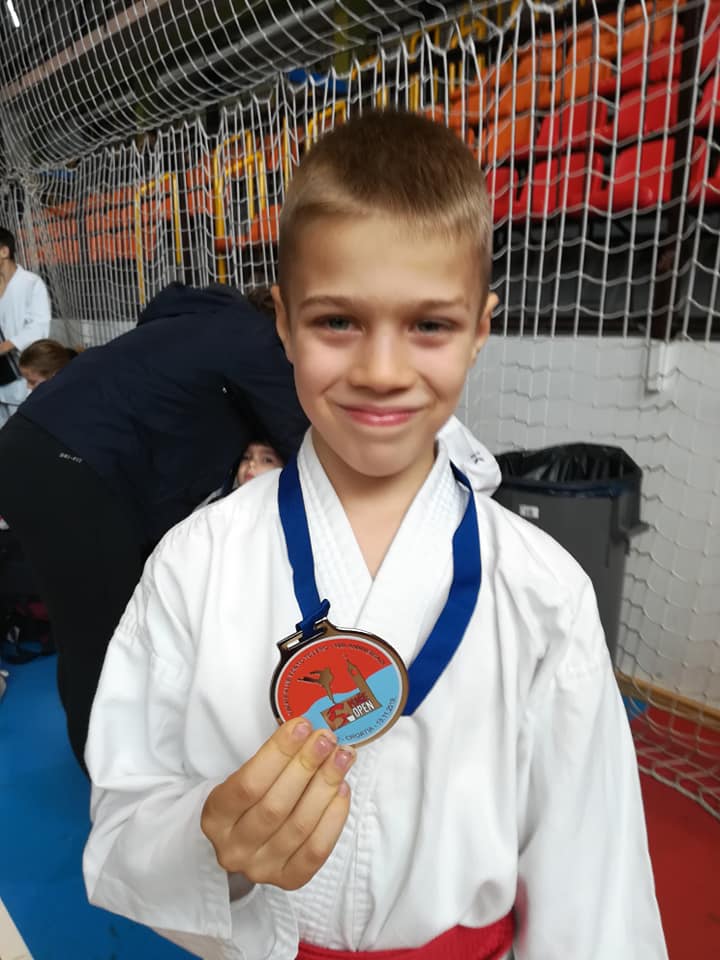 75339652_2540006649427421_6935899234126266368_n