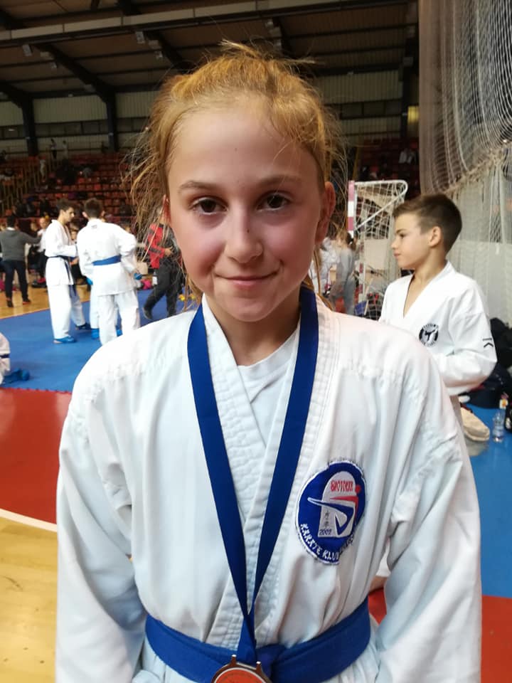 75362485_2540006069427479_2848012038251216896_n