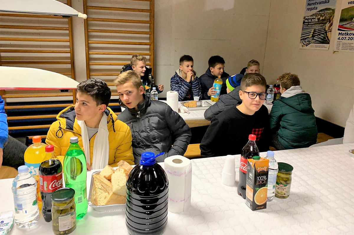 80574443_501766573765286_6854063442664357888_n