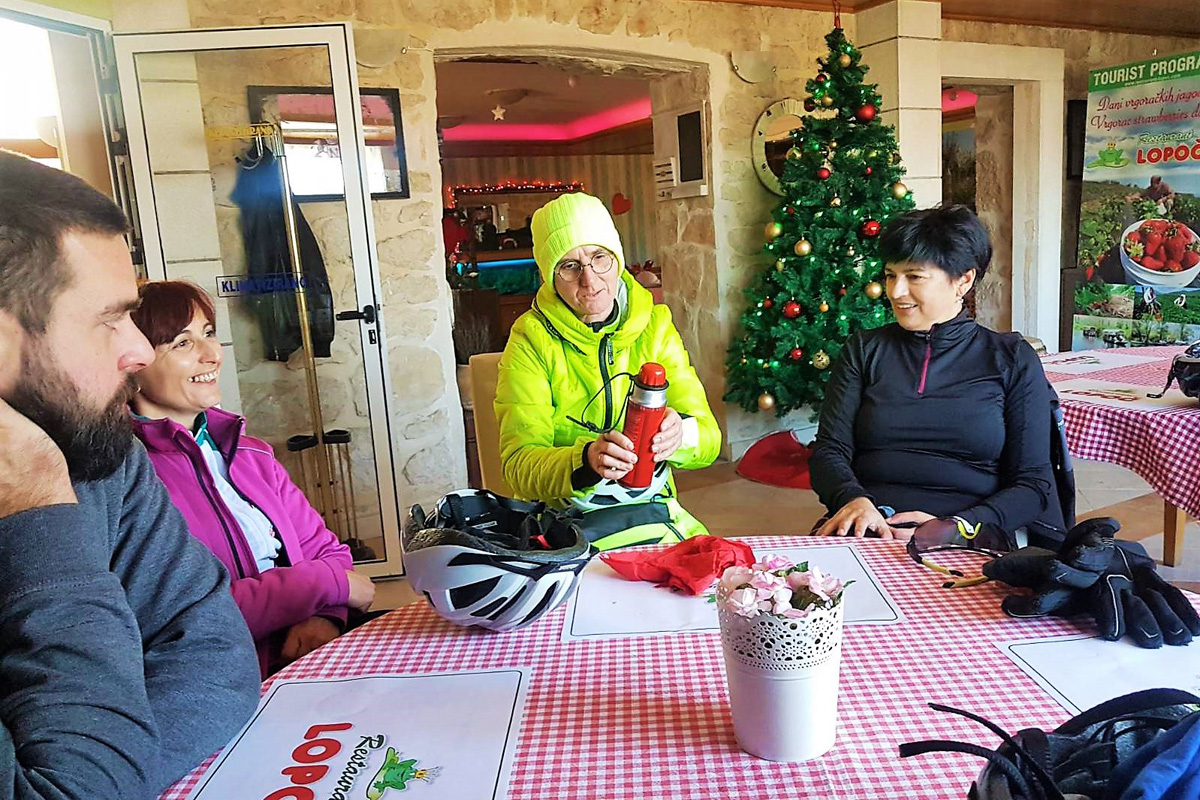 IMG-0740c043a795b2a53a7e7f816ba53187-V