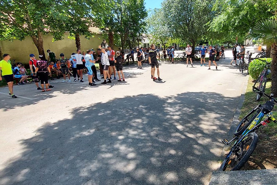 102997639_685951358622655_4981035544412855899_o