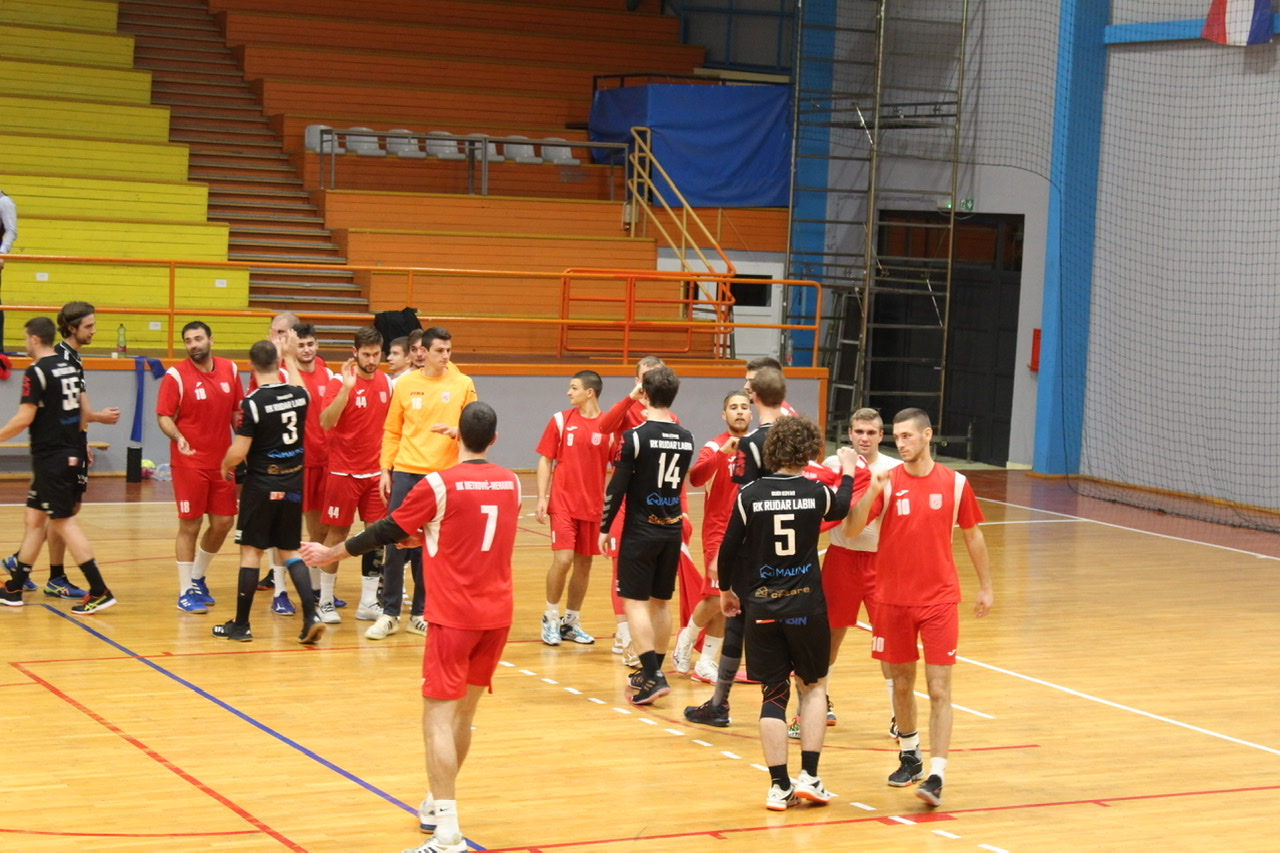 D9FD7718-3DA7-4DD1-B842-2D0F25457413