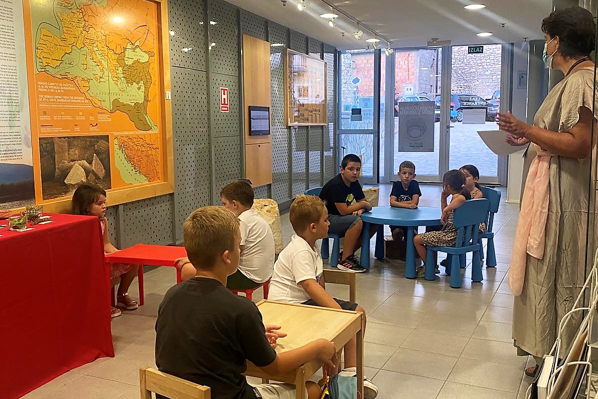 IMG-a27819a24b7c59f838536adb26158c3a-V