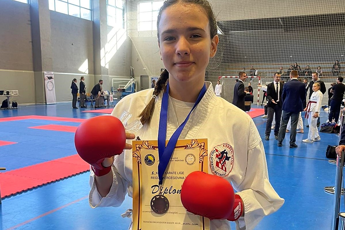 IMG-886feedef14aaeb8e837ff3640208c93-V