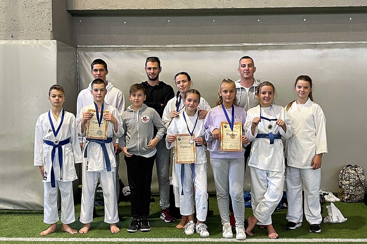 IMG-9531af9d5db5c1979b8246c1d6e5cd76-V