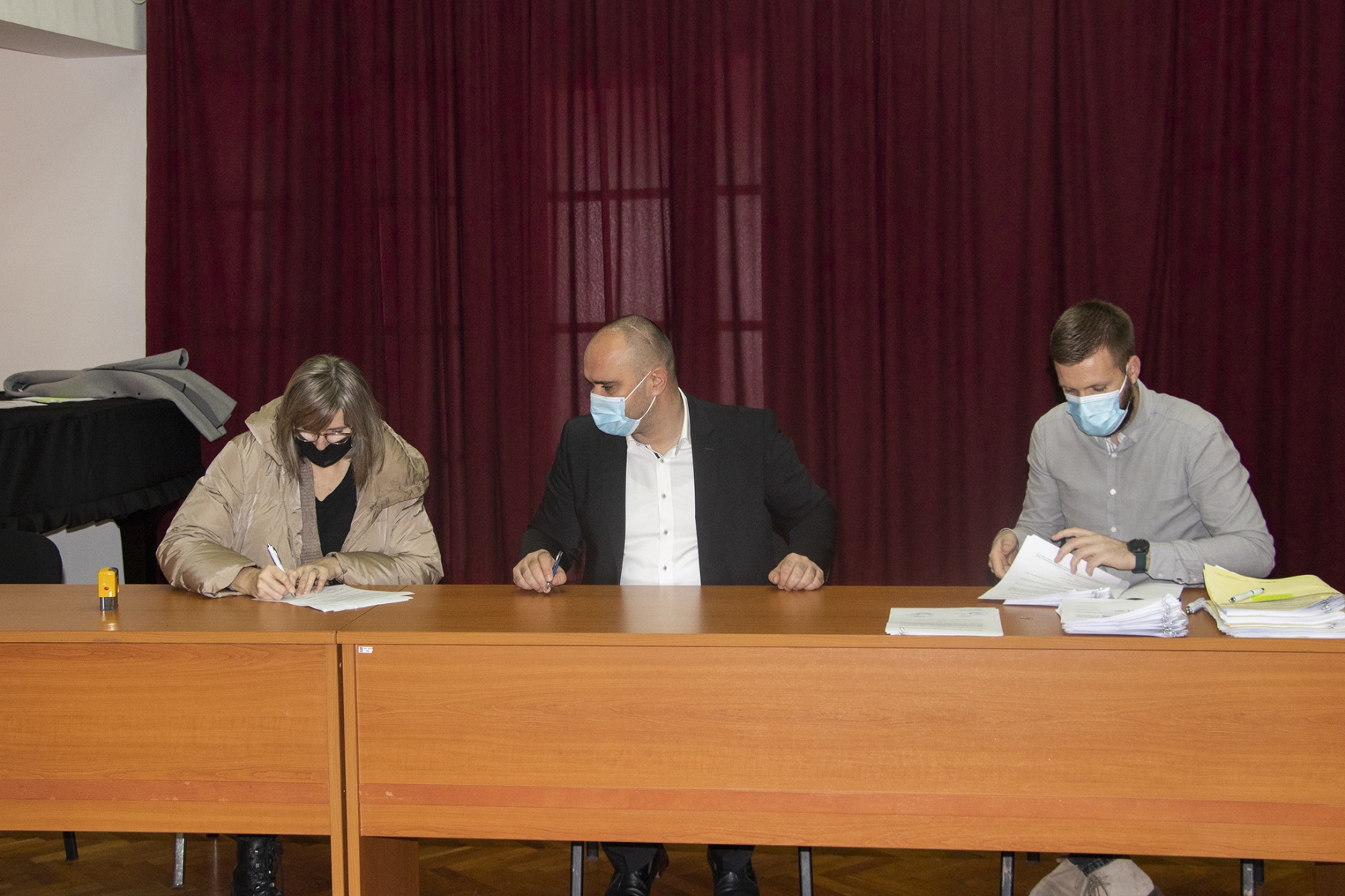 poduzetnici-potpisivanje-ugovora-5