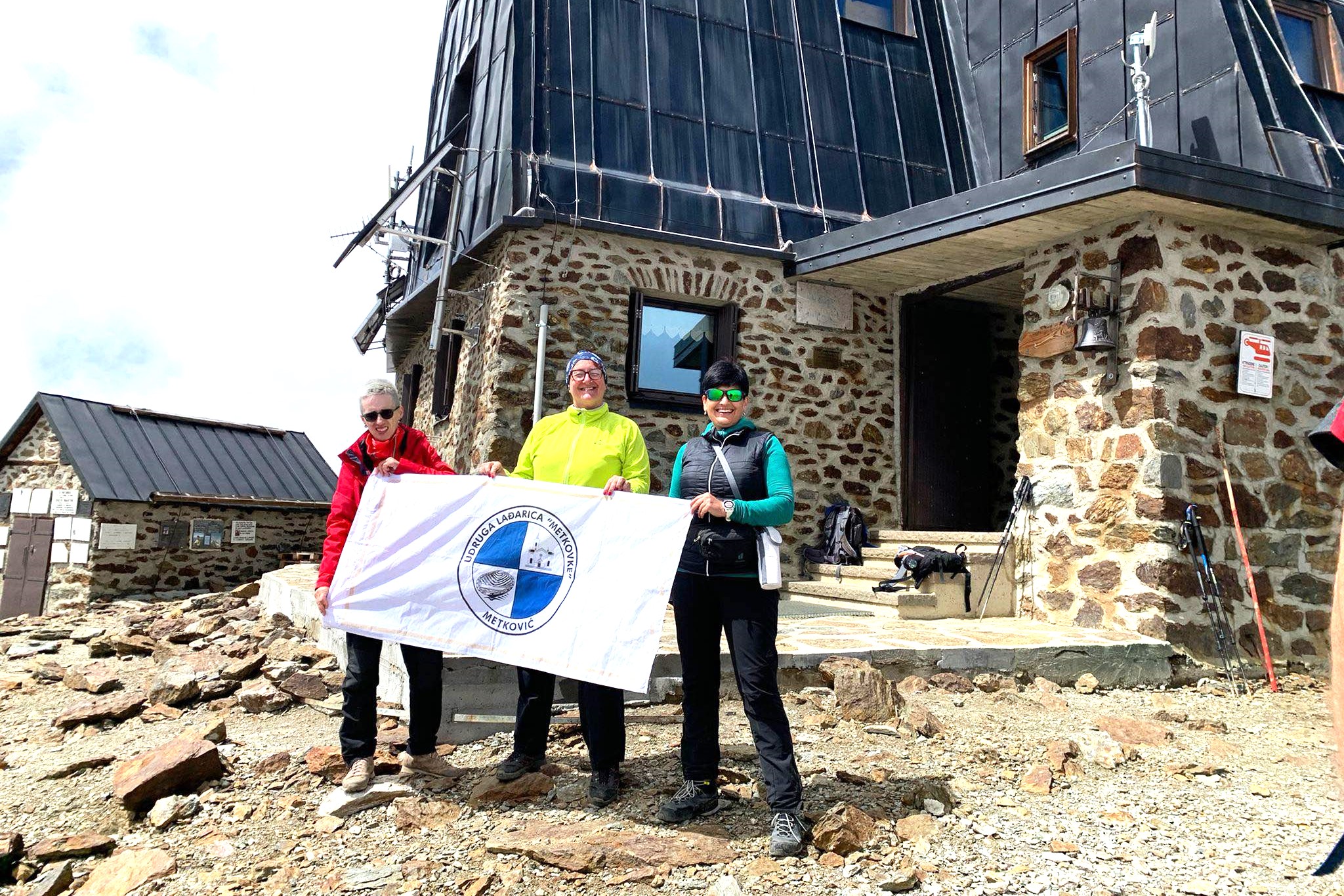 297884935_439790064830908_1778632863621268636_n