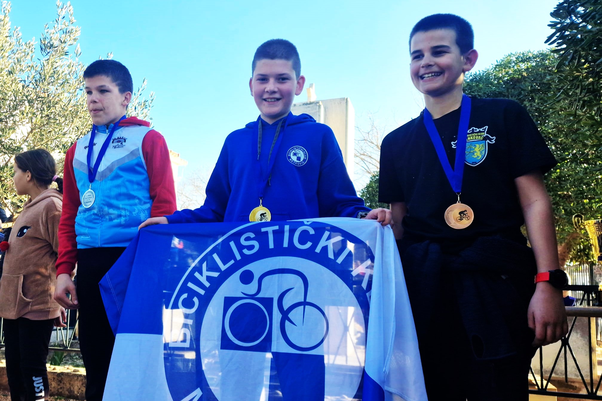 325857095_1440827053415547_96954406199315676_n