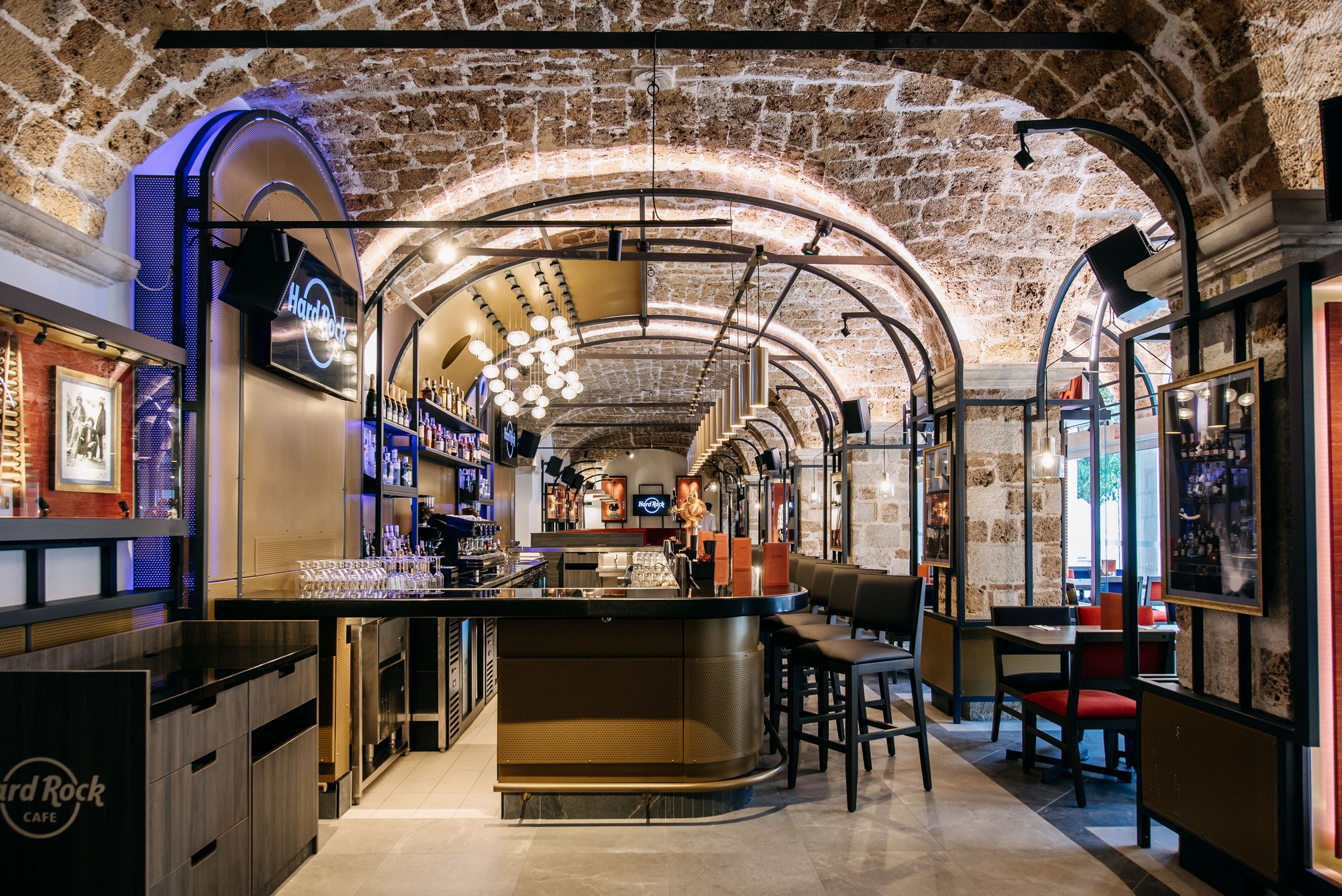 Bar 1