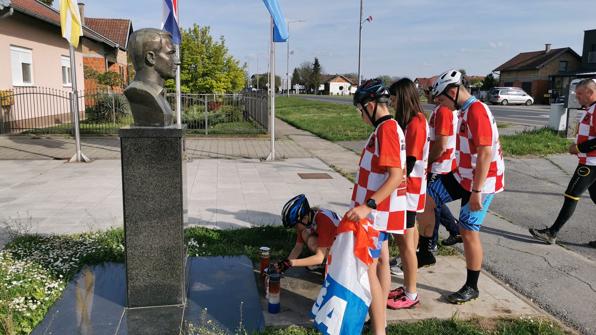 344035134_906231993779479_2658310471560359619_n