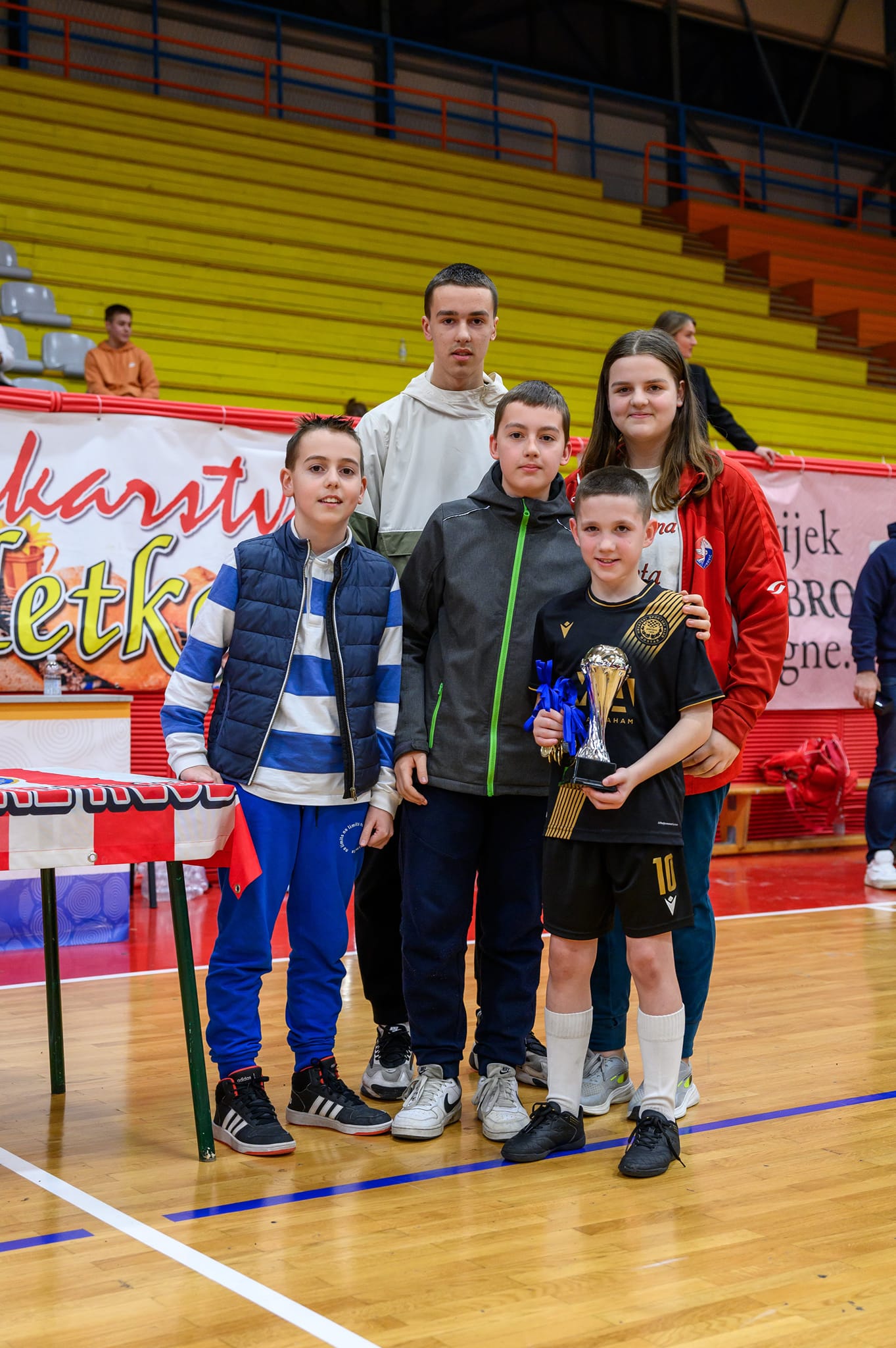 430870464_977645900568201_3459150218665731895_n